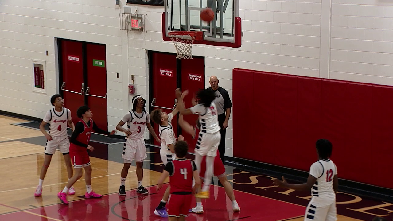 basketball player making a lay up